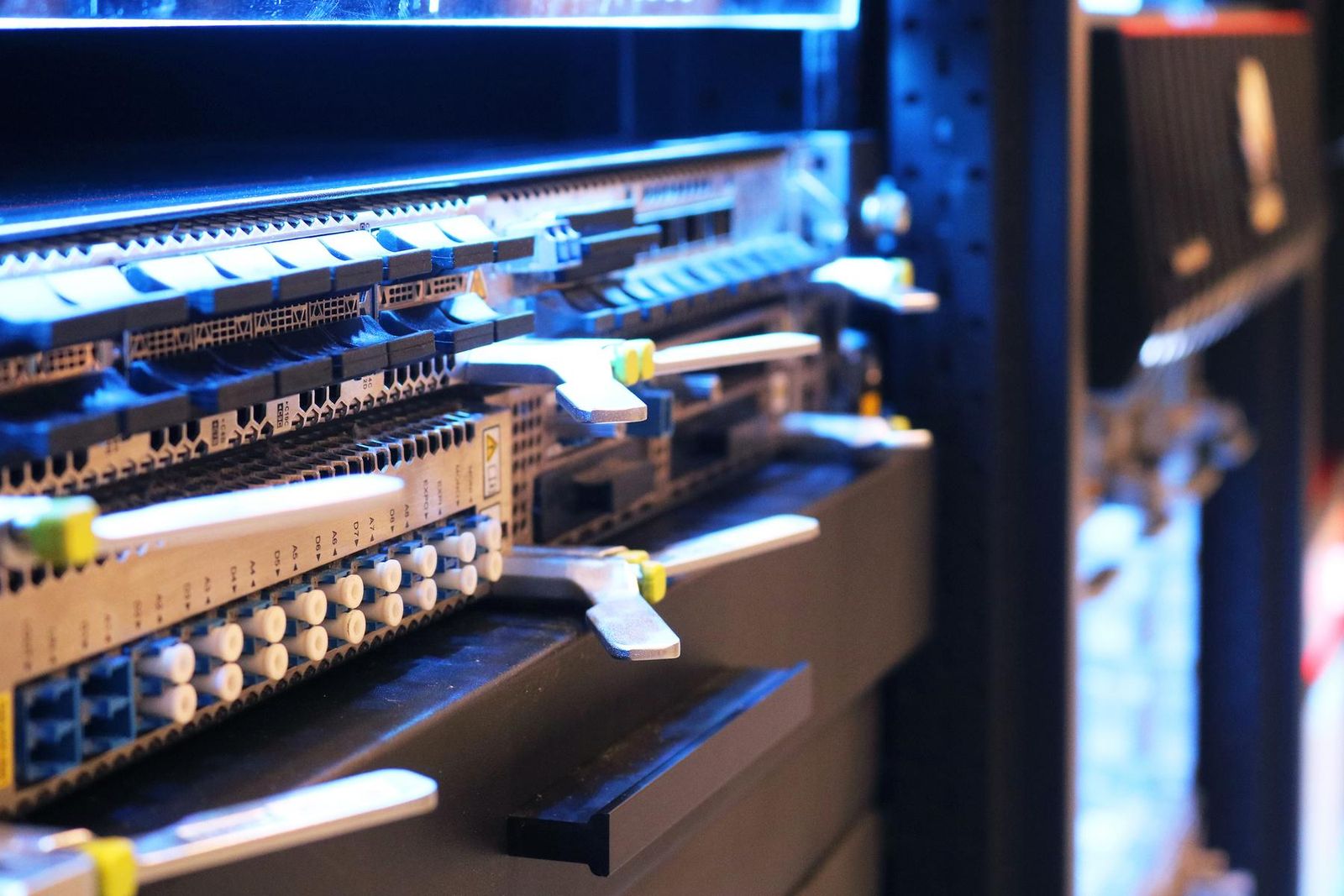 Perangkat jaringan di ruang server